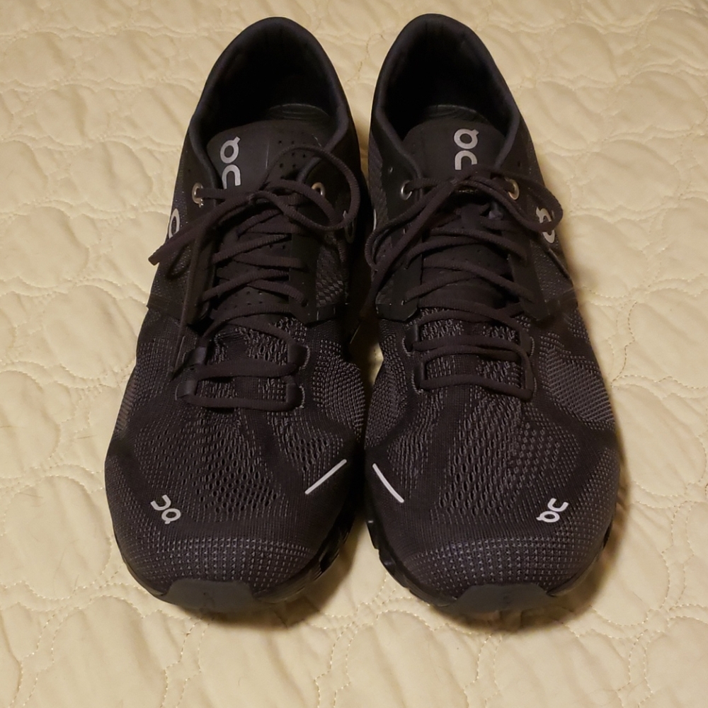 Men's size 13 On Cloud Cloud X athletic shoes